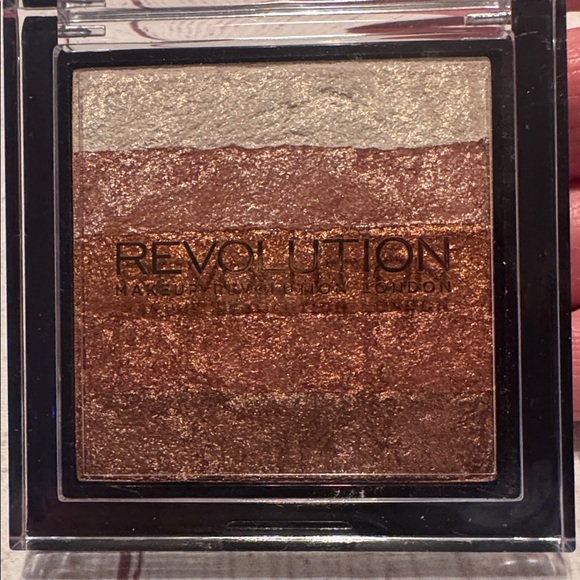 NWT Eyeshadow Bundle of 4 - Picture 6 of 16